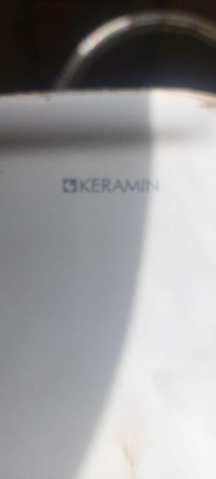 Умивальник з краном для санвузла