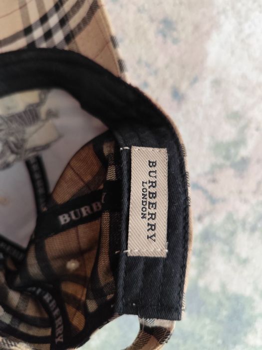 Кепка Burberry у ідеальному стані