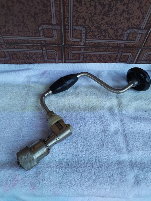 Ручна дрель (коловорот)