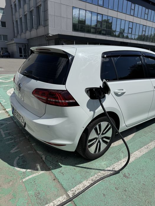 Продам e-Golf 2014 року