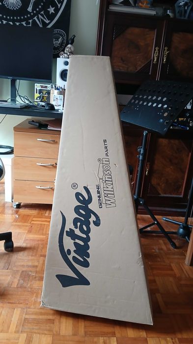 Guitarra Vintage SG (Gold Hardware)