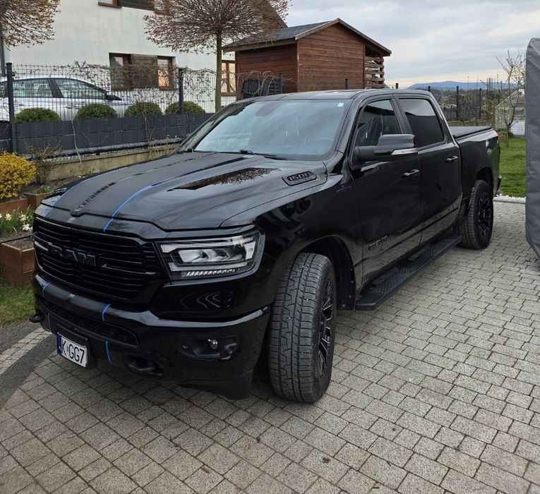 DODGE RAM 1500 rocznik 2020 5,7 Hemi + LPG, czarny, długa kabina