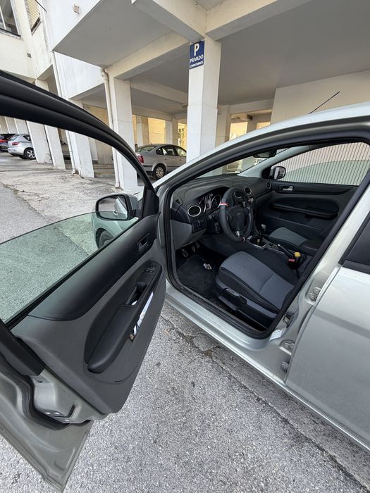 Vendo ou troco Ford Focus Sw por mota