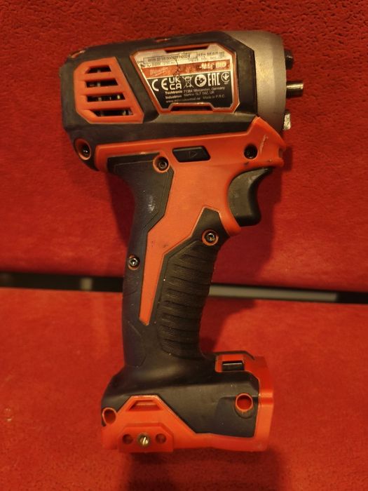 Zakretarka milwaukee BID
