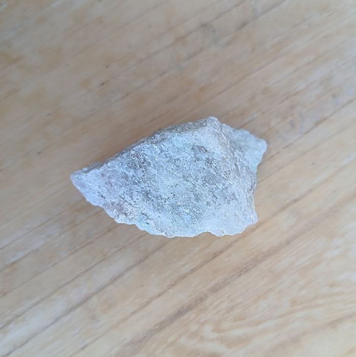Awenturyn zielony z Brazylii surowy piękny połysk 37 gram