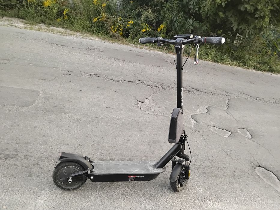 Електро самокат FORTE. .