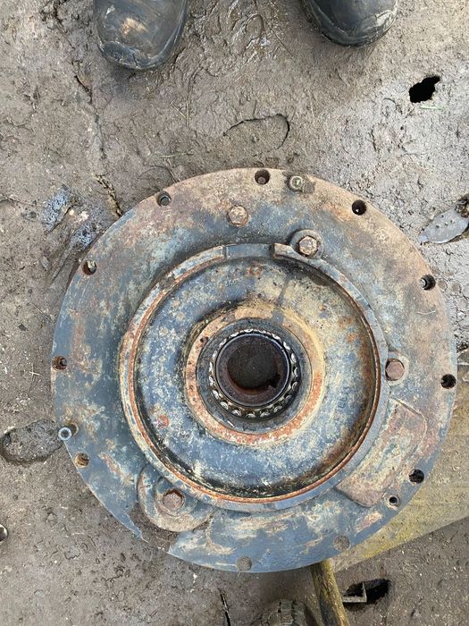 Wacker neuson rt 82 obudowa piasty dekiel walec okołkowany
