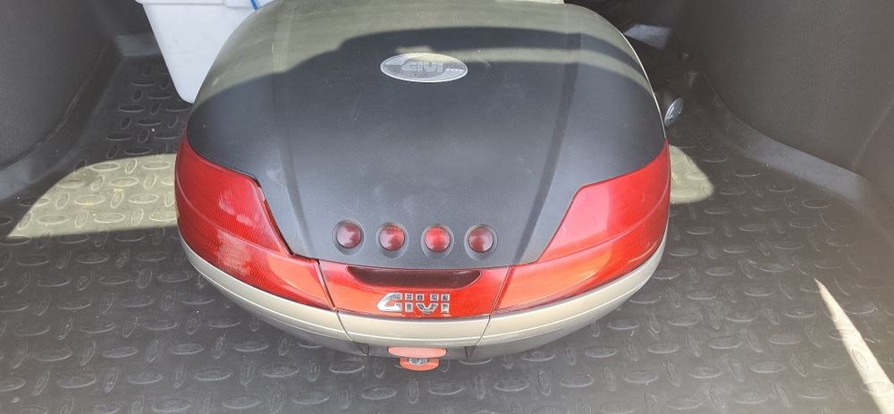Top case givi V46