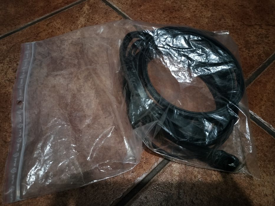 Cabos USB, Rede, HDMI, conectores e outros