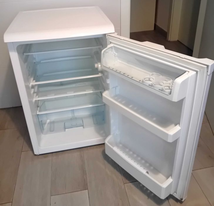 Frigorífico de bancada Beko impecável como novo