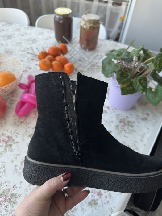 Зимні замшеві ботинки