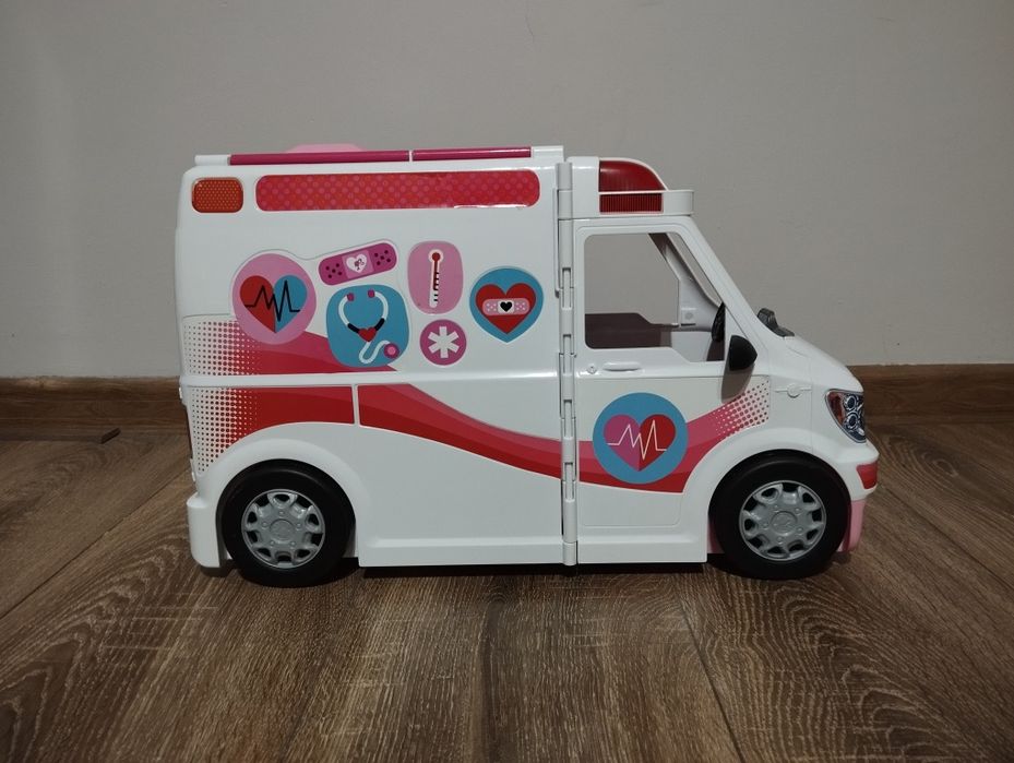 Karetka kamper z dźwiękami