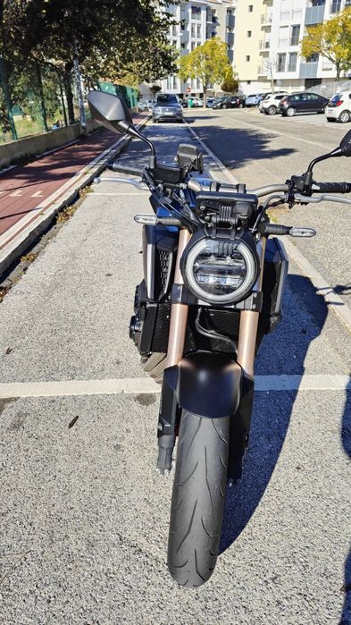 Cb650r de 2023 impecavel