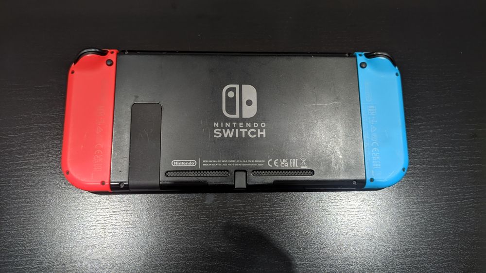 Nintendo Switch Completa + Jogo MK11 (Todos os Acessórios)