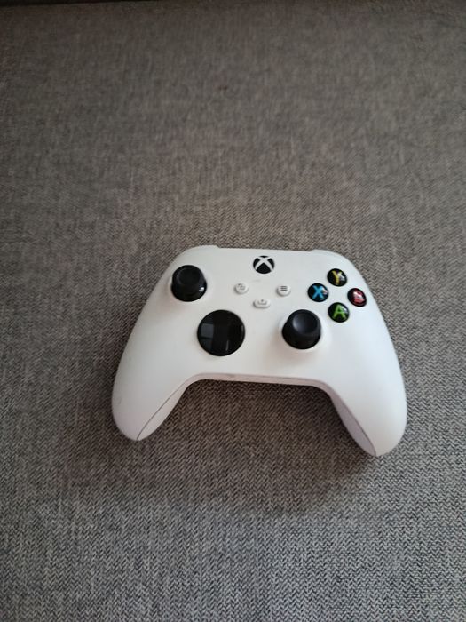 Xbox series s • pad do gry • bateria wieloużytkowa  • case do przedmiotów
