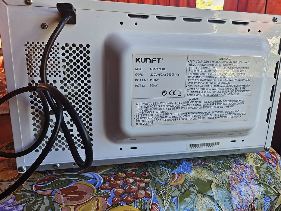 Microondas branco Kunft