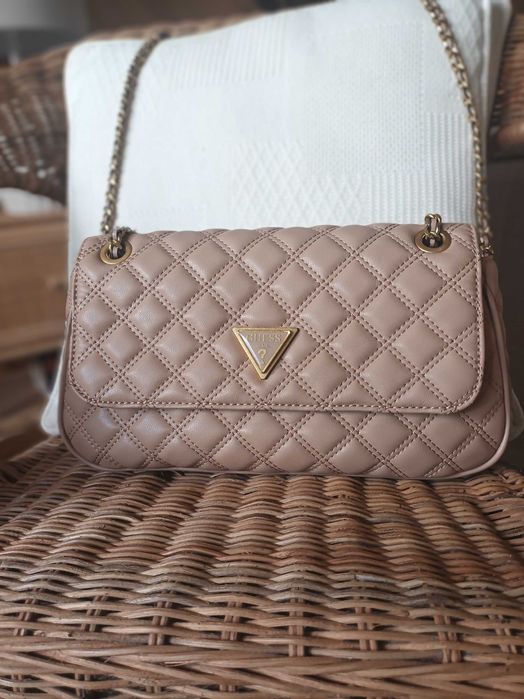 Mala Guess como nova