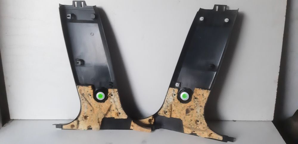 BMW F10 F11 osłony zaślepki słupków B z głośnikami