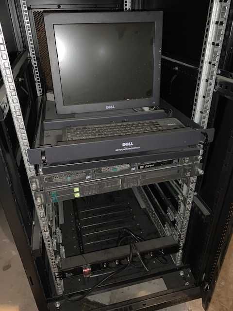 Monitor de rack + teclado internacional + rato Castelo Branco • OLX ...