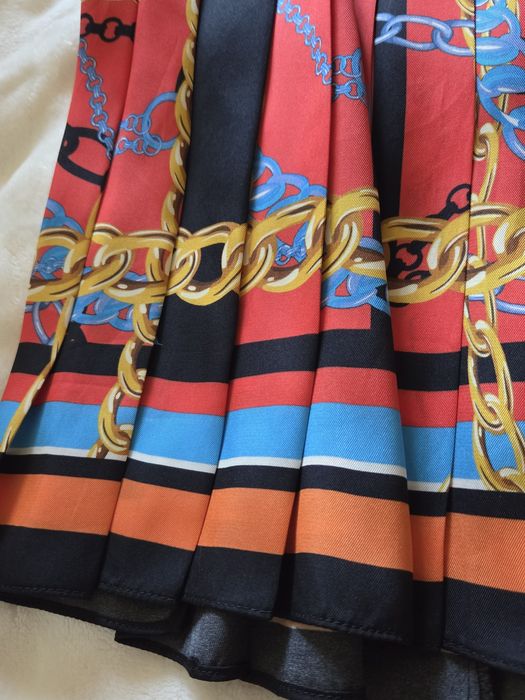 Saia da Zara com pregas acetinada
