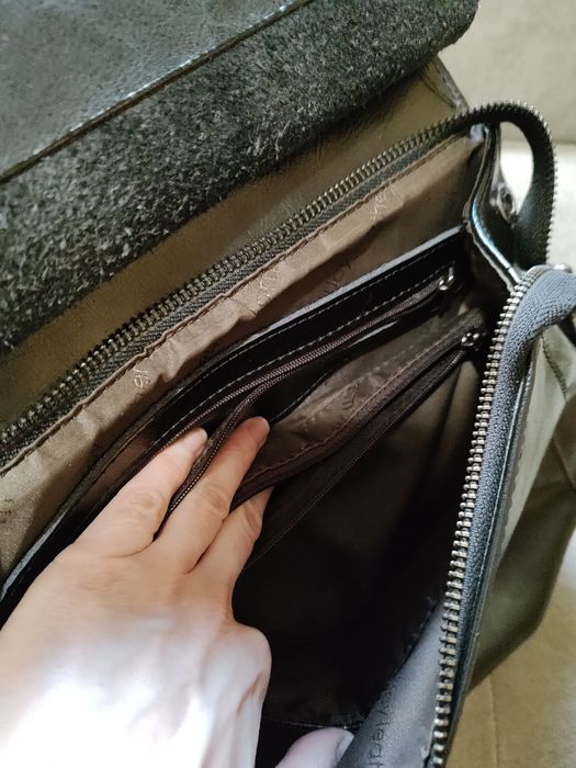 шоу leather/ рукзак/ Сумка нє велика жіноча  чорна  на ручці( розмір~