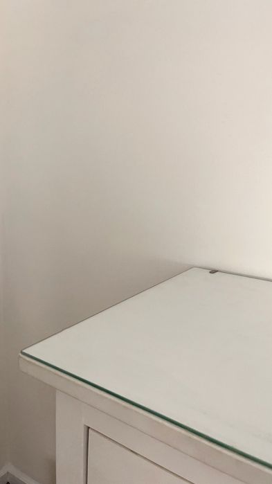 Cómoda branca modelo Koppang maciça Ikea