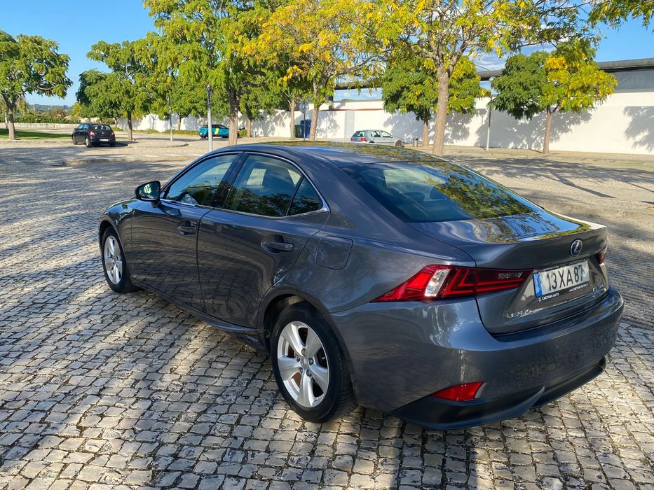 Lexus IS300 h - a marca mais fiável do mundo