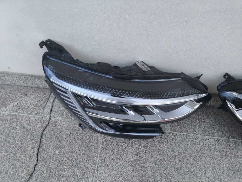 Renault Megane IV faróis