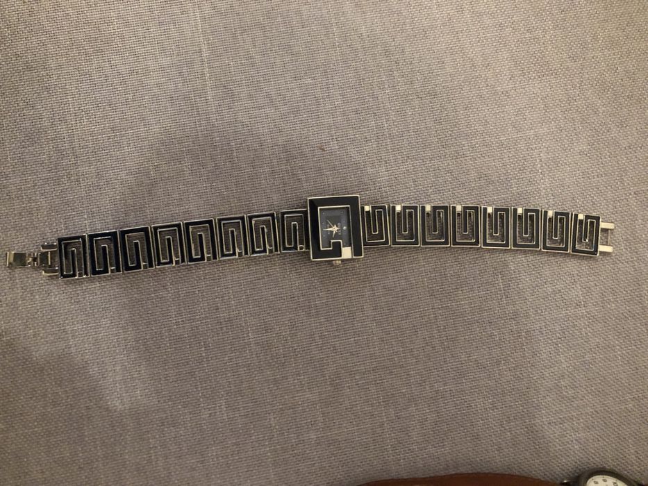 Diversos relogios de  senhora