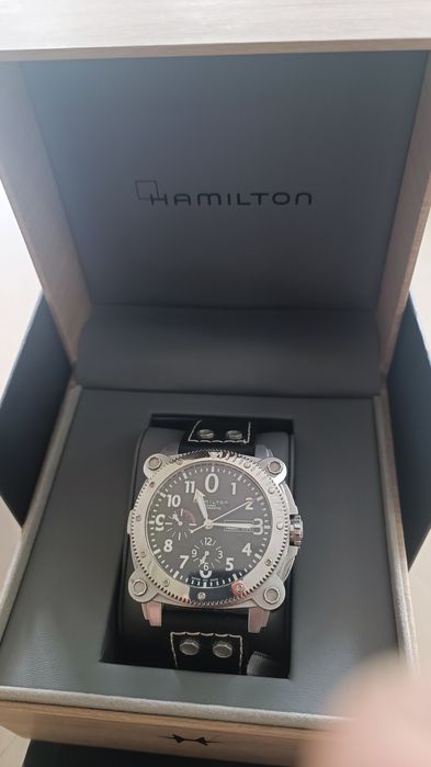 Relógio Hamilton bellow zero automático.