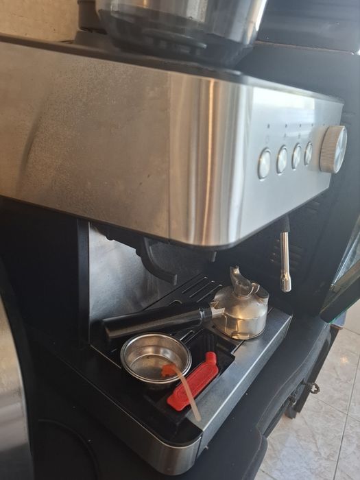 Maquina de café  com moinho de grãos
