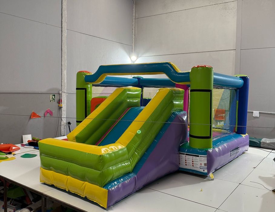 Insuflável Mega Jump - Aluguer para festas e eventos