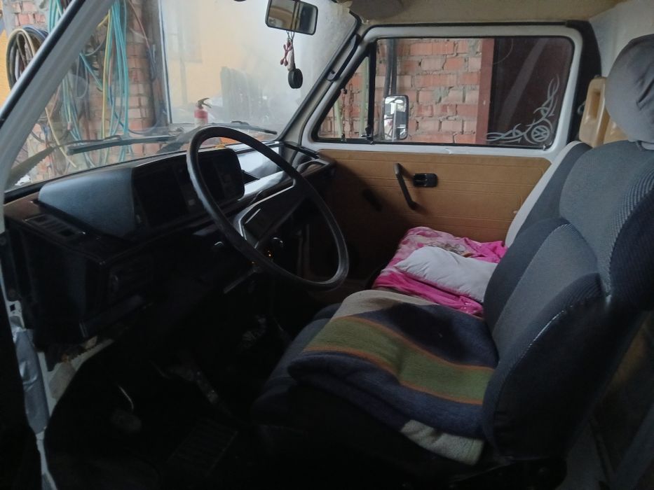 Бус VOLKSWAGEN TRANSPORTER 1.6 дизель в хорошому стані