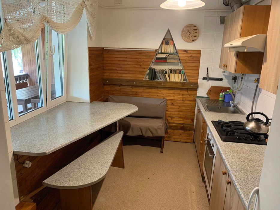 Невеликий будинок біля моря. Аркадія. Безперебійна електрика.