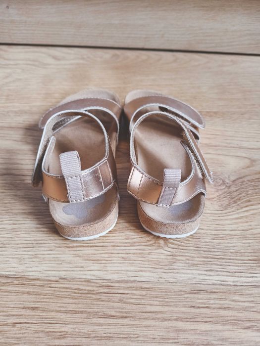 Sandałki hm r. 24