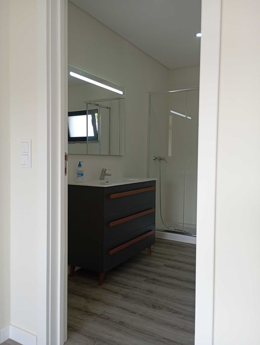 Apartamento T2  em moradia nova a estrear  - São Domingos Rana - 3 Min. A5 - Praias Várias
