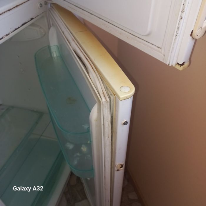 Робочий холодильник самовывоз