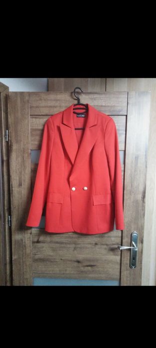 Czerwony żakiet marynarka s
