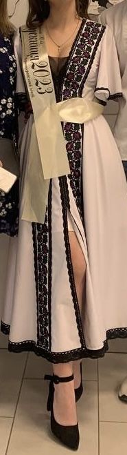 Випускна/нарядна вишита сукня