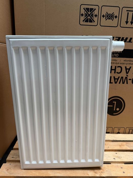 Grzejnik płytowy stalowy V22 / C22 60x40 cm z głowicą termostatyczną JAK NOWY
