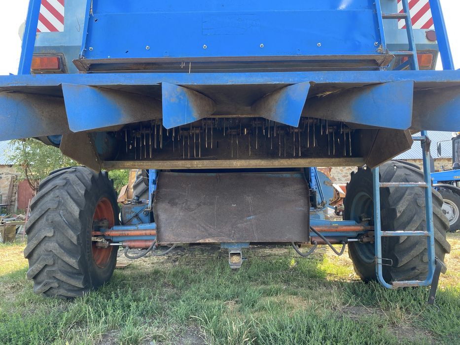 Комбайн Славутич КЗС-9-1