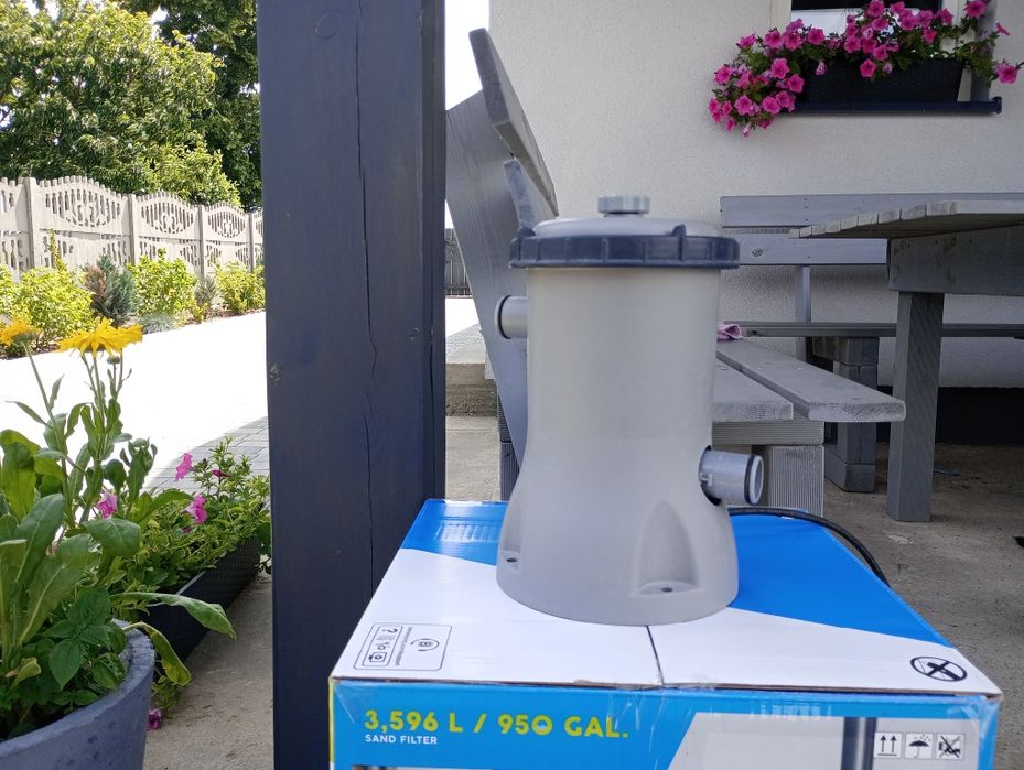 Sprzedam pompę basenowa.