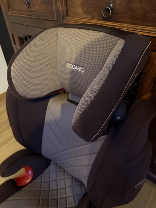 Zadbany fotelik  samochodowy RECARO Monza Nova 2 Seatfix 15-36 kg