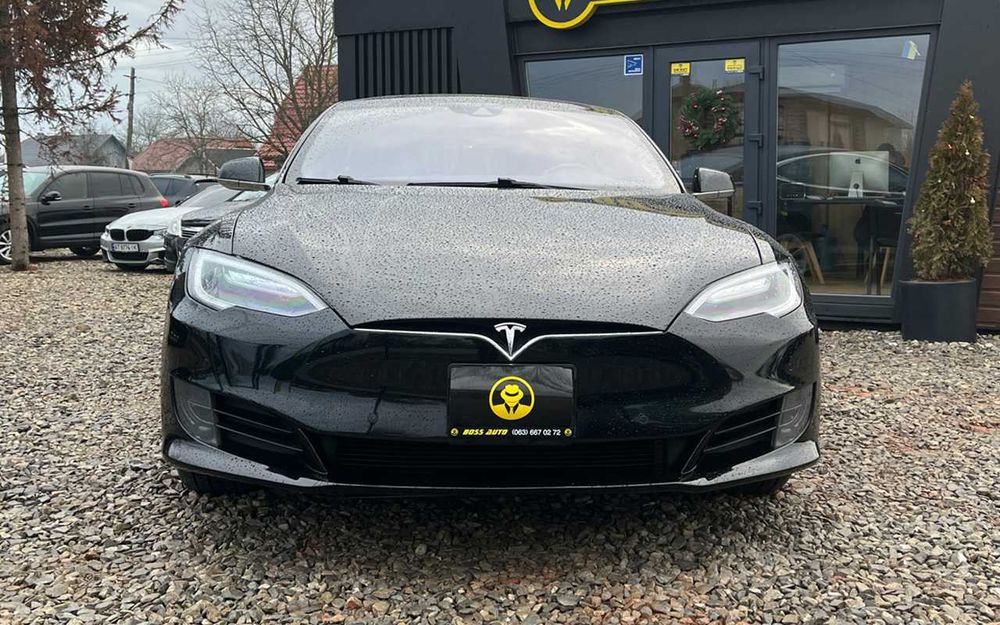 Tesla Model S 2016