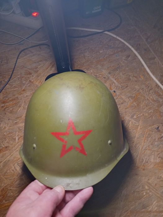 Военная каска участника АТО со звездой