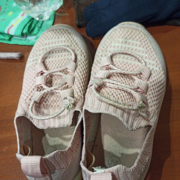 детская лёгкая обувь 24 размер