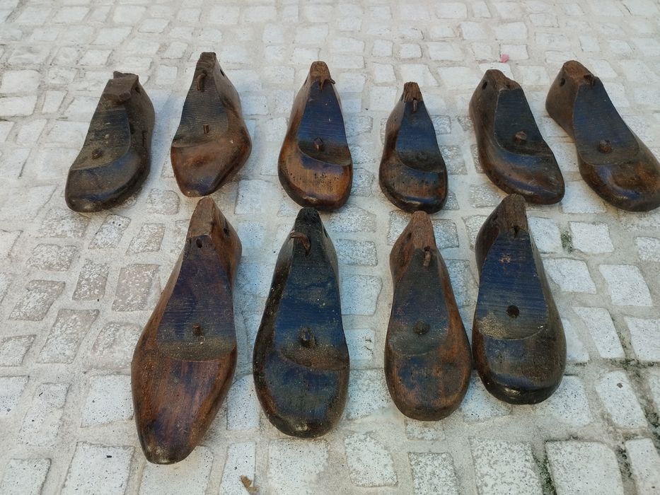 Moldes de sapatos antigos
