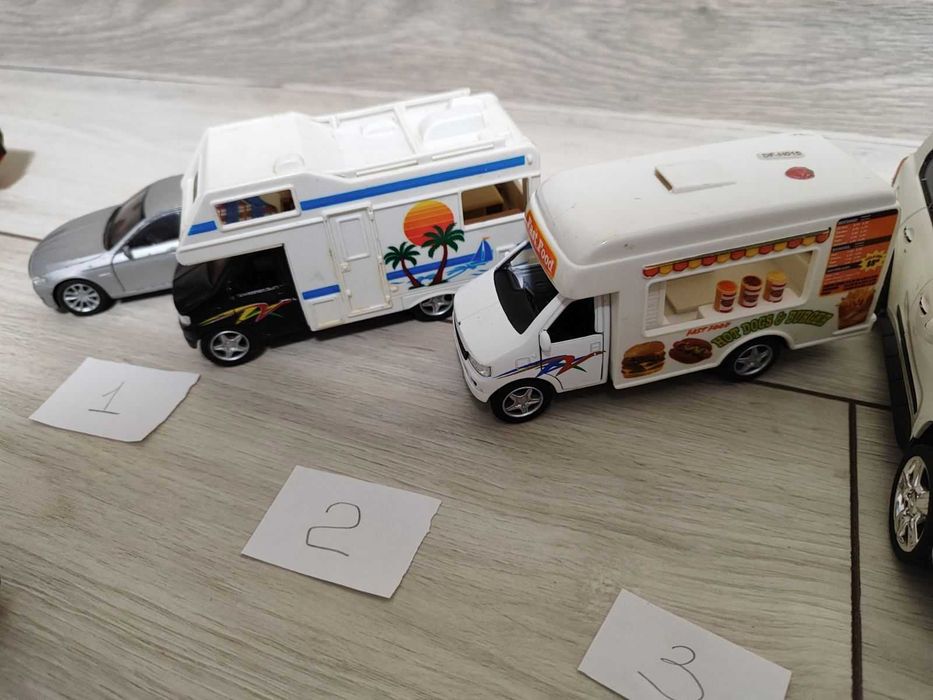 Машинка іграшкові