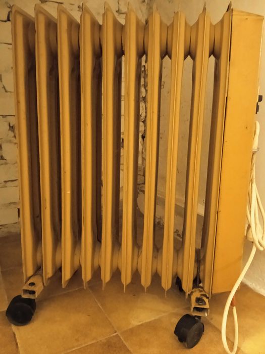 Ogrzewacz wnętrzowy typ MR 095/11,  950 W, 220V,  max 80 stopni C