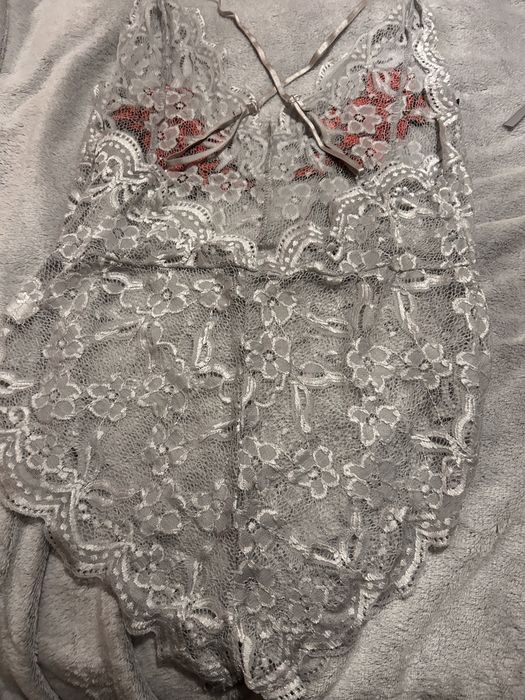 Koronkowe body roze szare
